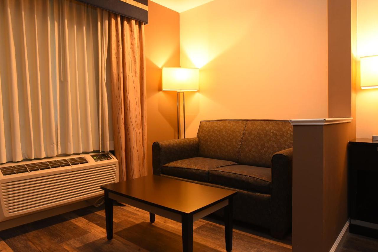 Capital Inn And Suites Rensselaer Extérieur photo